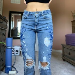 Embroidered Capri jeans